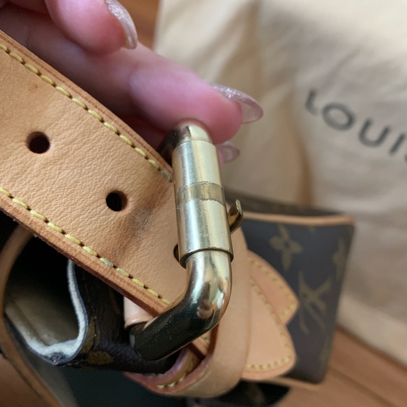 Louis Vuitton Hudson Bag - Picture 6 of 15